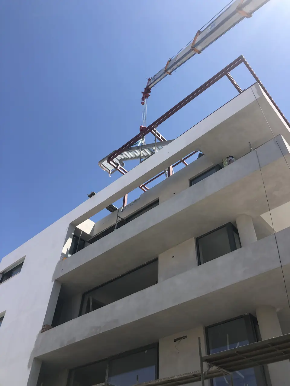 Cedar, Limassol: Lifting in the balcony elements